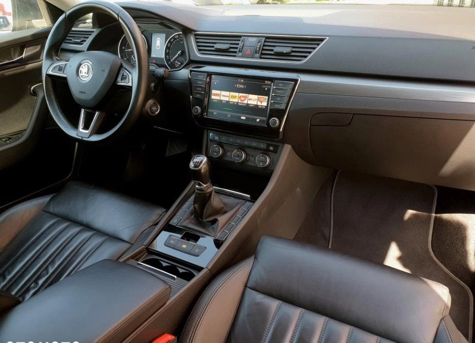 Skoda Superb cena 79900 przebieg: 117092, rok produkcji 2017 z Dobra małe 436